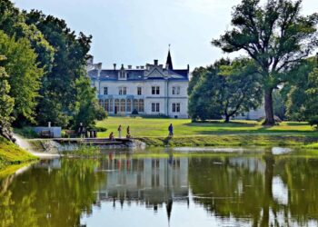 SZABADRABLÁS – Lázár elajándékozná a felújított kastélyokat