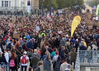 LEVEGŐT! – Akció az oktatás megreformálásáért