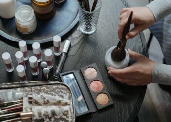 Milyen sminket viseljünk nyáron, illetve a strandon?