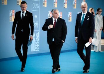 KÉPMUTATÁS és HAZUGSÁG – Az emberélet az első?