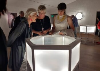 Kortárs ékszer – Merni kell viselni!