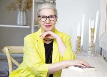 KÖNYV – Pszichosztriptíz