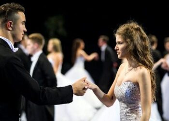 SZALAGAVATÓ – Búcsú helyett fellépés