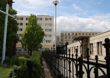 EGÉSZSÉGÜGY – Beteg emberek, bűnbak orvosok, kormányzati adósságfarigcsálás