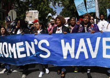 ÜVEGPLAFON – Nőnap utáni kijózanító: az utolsók között