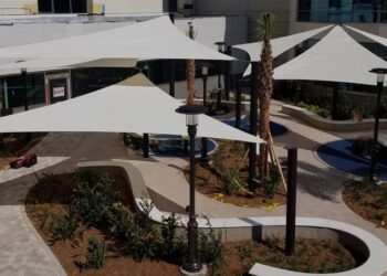 Válassz hatékony és kis helyigényű árnyékolót az erkélyre!