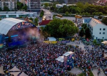 GYÁRKERT – Se veled, se nélküled