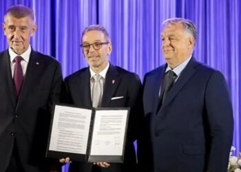 NYOMTASS TE IS!  – Orbán nem foglalta el az Európai Parlamentet