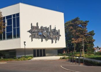 CODE, VAGYIS AZ EX-DIMITROV