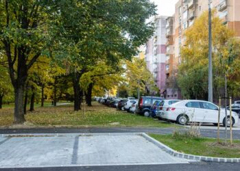 DIÓSY MÁRTON UTCA – Új parkolók enyhítik a zsúfoltságot