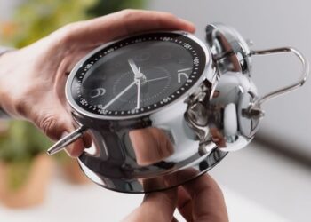 ÓRAÁTÁLLÍTÁS – Meddig tekergetjük még?