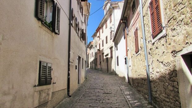 menekülés 1 euró, MENEKÜLÉS – Van 1 euród? Házat vehetsz Olaszországban