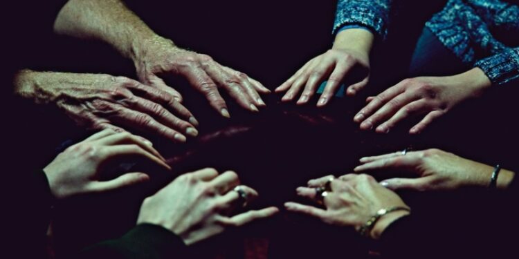 szellemidézés Shannon Taggart, PÁRBESZÉD A HOLTAKKAL – Dokumentált szellemidézés