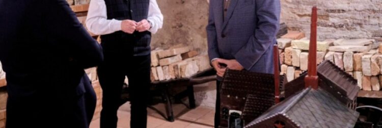 Min kukacoskodtunk tavaly? – Veszprémi abszurd esetek