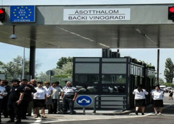 VIDÉKI LAPSZEMLE – Bevásárlóturizmus, jól szervezett embercsempészet, lehet-e sziesztázni Pécsett