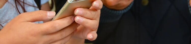 LEHALLGATJÁK? – Kémkedik utánunk a telefonunk
