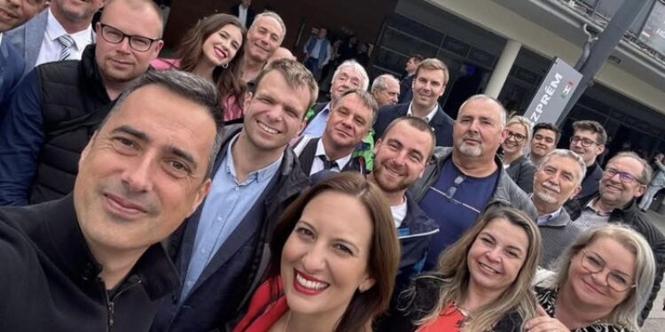 Orbán Viktor, ORBÁN DIGITÁLIS HÁBORÚJA – A béke jegyében