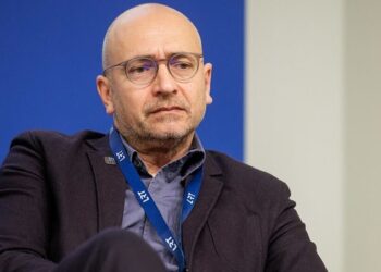 295 EZER ÚJSÁGÍRÓ NEVÉBEN – Erős üzenet a magyar kormánynak