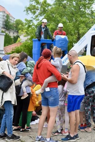 gólyagyűrűzés, GÓLYAGYŰRŰZÉS – Kicsik még, de egészségesek