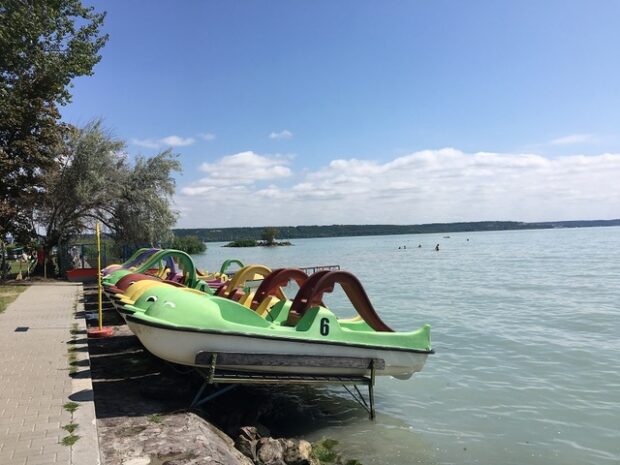 almádi strandok, TEMATIKUS STRANDOK – Arculatváltás az almádi strandokon