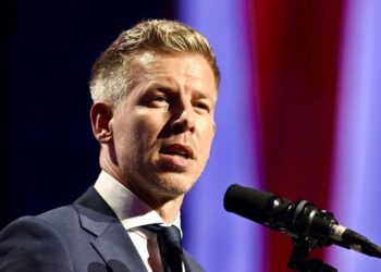 A LEGNÉPSZERŰBBEK – Magyar Péter és Hadházy Ákos