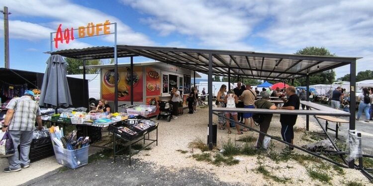 piac, MINDÖRÖKKÉ PIAC! – Élelmes figurák kontra őstermelők