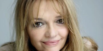 KÖNYV – Tari Annamária: Üresre töltve