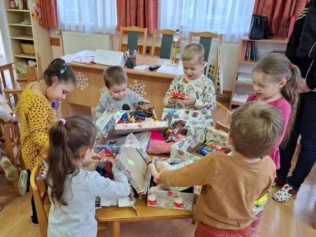 cipősdoboz akció, CIPŐSDOBOZ AKCIÓ – Minden ötödik gyermek szorul karácsonykor segítségre!