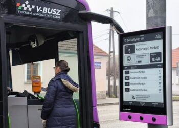 V-BUSZ – Új utastájékoztatók tíz megállóban