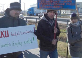 KITEKINTŐ – Közélet, üzlet, politika