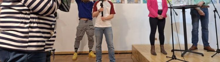 LÁZÁRINFÓ ALMÁDIBAN – Fideszes show fideszeseknek