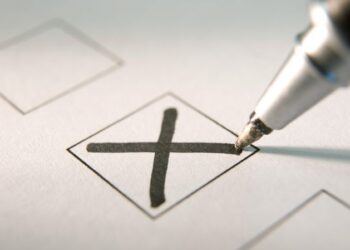 KINEK HIGGY&Uuml;NK? &ndash; Kutat&aacute;sok, m&eacute;r&eacute;sek, elemz&eacute;sek