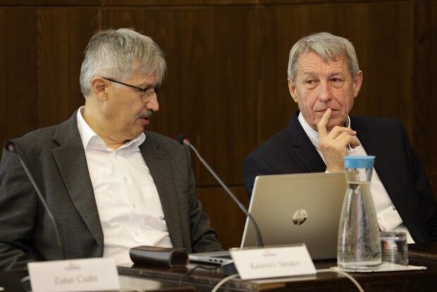 közgyűlés, KÖZGYŰLÉS – Napelemes, akkumulátoros buszforduló a Haszkovón