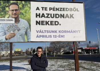 PLAK&Aacute;TKAMP&Aacute;NY M&Aacute;SK&Eacute;NT &ndash; A&nbsp;Momentum a&nbsp;NER‑propagandist&aacute;k ellen