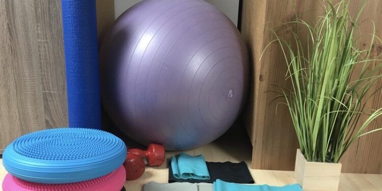 szenior torna, SZENIOR ÉLET – Milyen eszközöket válasszunk otthoni tornához?