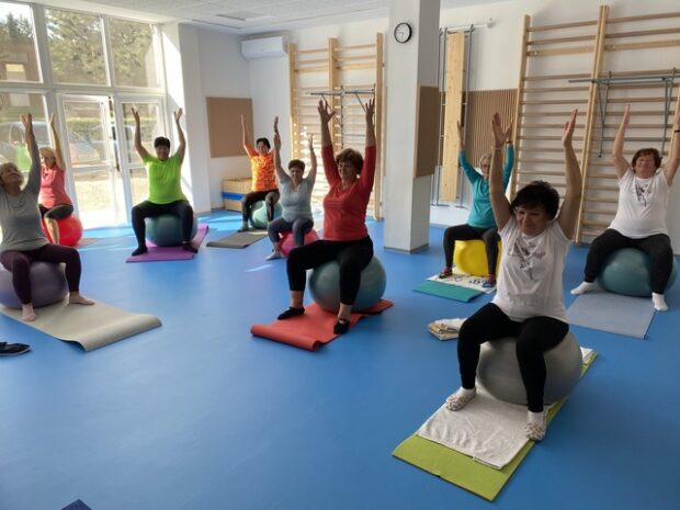 szenior torna, SZENIOR ÉLET – Milyen eszközöket válasszunk otthoni tornához?