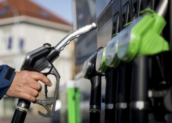 NYOMTASS TE IS! &ndash; Mese az ezerforintos benzin&aacute;rr&oacute;l