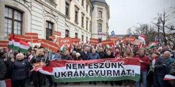 KITEKINTŐ &ndash; BYD-botr&aacute;nyr&oacute;l, akkugy&aacute;r miatti fesz&uuml;lts&eacute;gekről &eacute;s iskolai kamp&aacute;nyr&oacute;l &iacute;rtak vid&eacute;ken