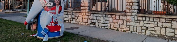 VÉLEMÉNYNYILVÁNÍTÁS – Minden plakátot letéptek