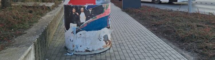VÉLEMÉNYNYILVÁNÍTÁS – Minden plakátot letéptek