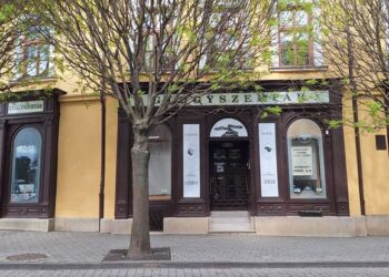 FEKETE SAS GY&Oacute;GYSZERT&Aacute;R &ndash; &Uuml;res lett a helye a belv&aacute;rosban