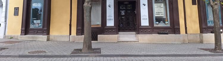 FEKETE SAS GYÓGYSZERTÁR – Üres lett a helye a belvárosban