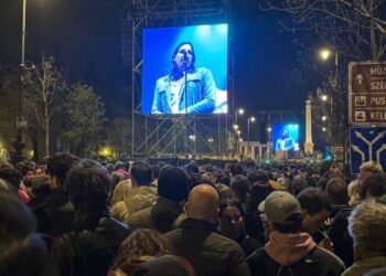 RENDSZERBONT&Oacute; &ndash; Lehet-e indulatokb&oacute;l &eacute;p&iacute;tő k&ouml;z&ouml;ss&eacute;gi &eacute;lm&eacute;ny?