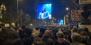 RENDSZERBONT&Oacute; &ndash; Lehet-e indulatokb&oacute;l &eacute;p&iacute;tő k&ouml;z&ouml;ss&eacute;gi &eacute;lm&eacute;ny?