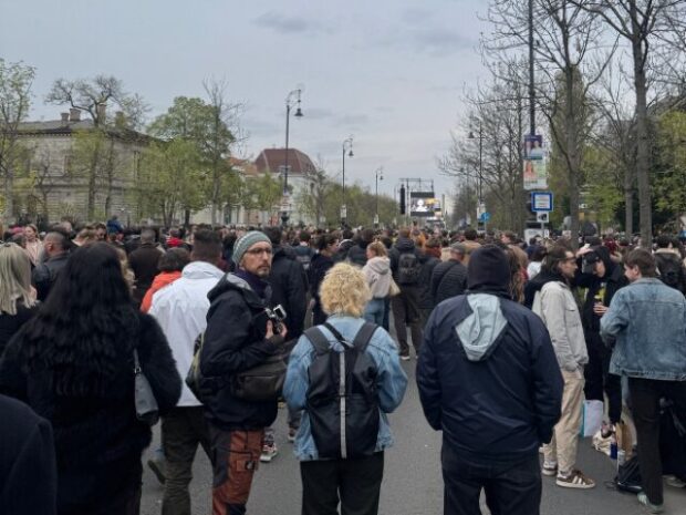 Rendszerbontó, RENDSZERBONTÓ – Lehet-e indulatokból építő közösségi élmény?