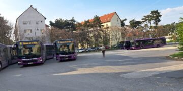 AL&Aacute;&Iacute;R&Aacute;SGYŰJT&Eacute;S &ndash; Tiltakoznak a&nbsp;lak&oacute;k a&nbsp;buszfordul&oacute;ba tervezett erőmű miatt