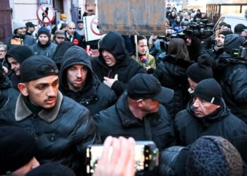 LÉGKÖRÉPÍTÉS – Leleplezések, botrányok, félelemkeltés