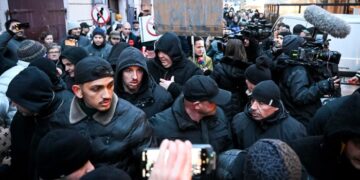 L&Eacute;GK&Ouml;R&Eacute;P&Iacute;T&Eacute;S &ndash; Leleplez&eacute;sek, botr&aacute;nyok, f&eacute;lelemkelt&eacute;s