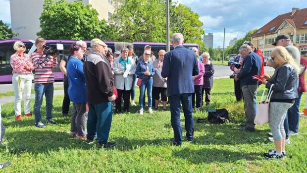 Haszkovó buszforduló, HASZKOVÓ BUSZFORDULÓ – Kinek az érdeke?