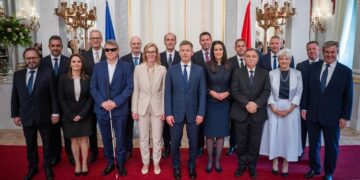ORSZ&Aacute;GGYŰL&Eacute;S &ndash; Megalakult Magyar P&eacute;ter korm&aacute;nya